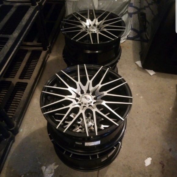 I wanna sell this new car rims - Picture 1 of 3